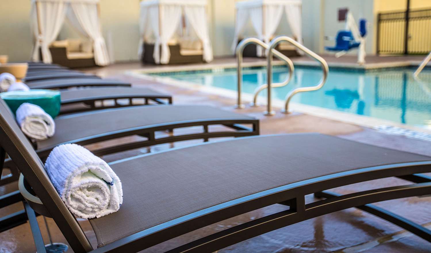 swimming pool spa