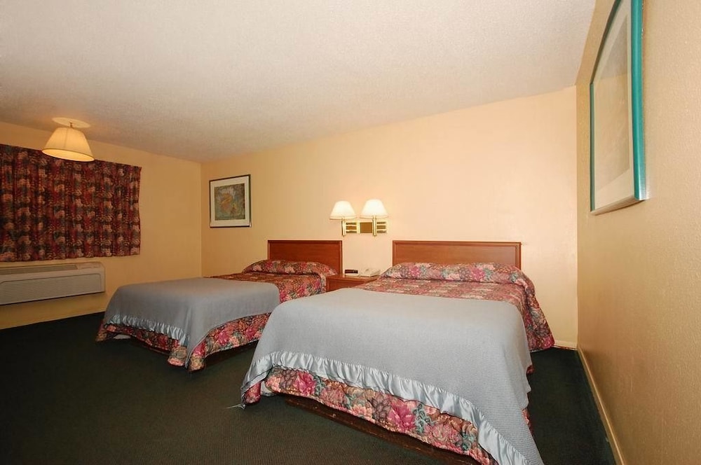 Americas Best Value Inn Webster City 13/53