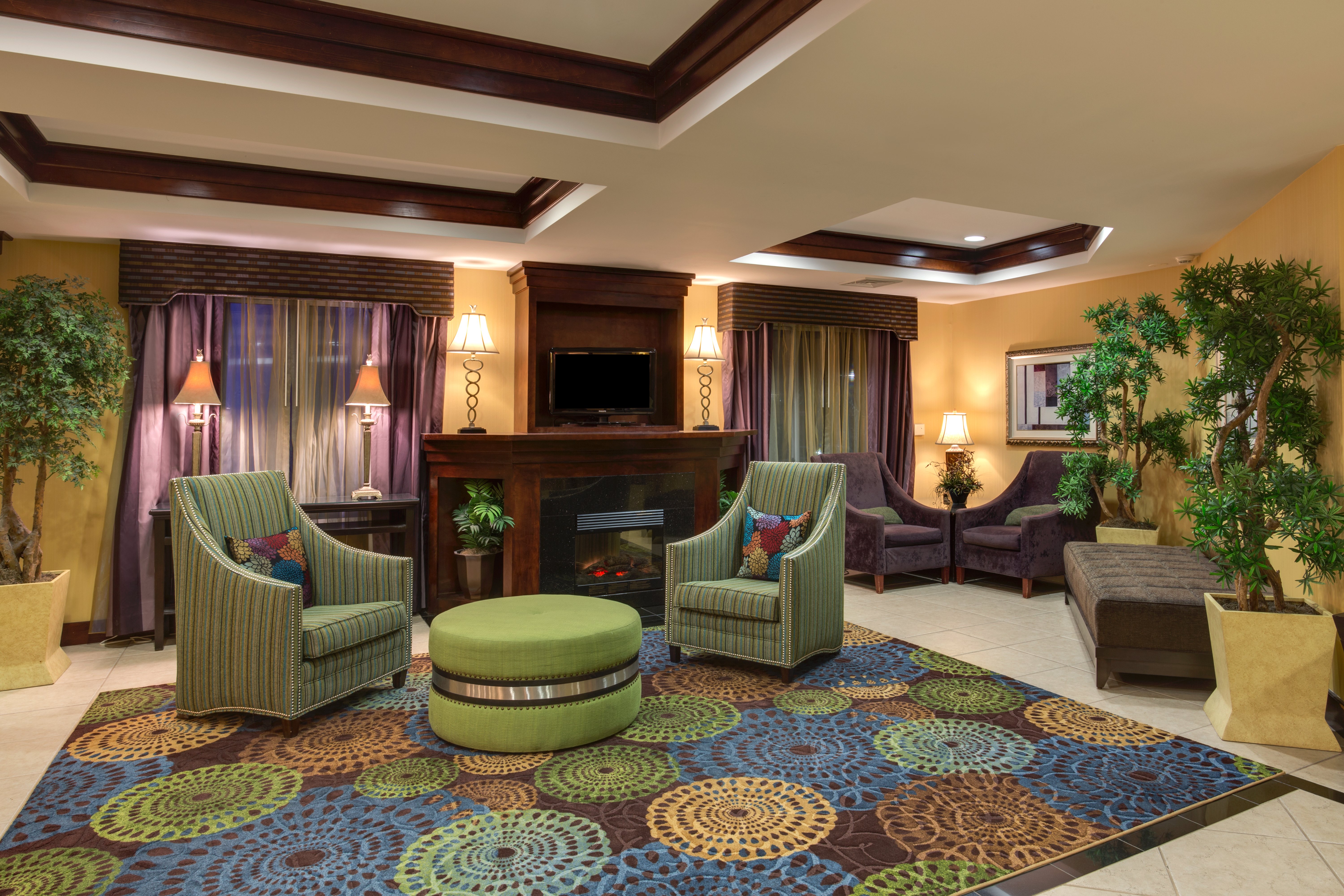 Holiday Inn Express & Suites Tower Center New Brunswick 23/39