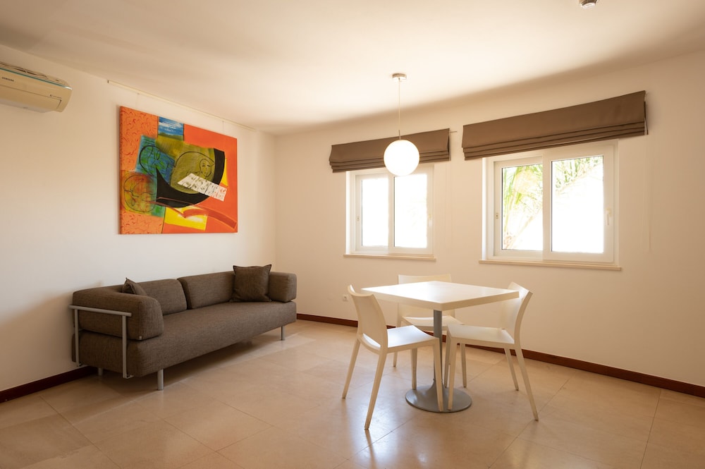 Aparthotel Vila Luz 47/71