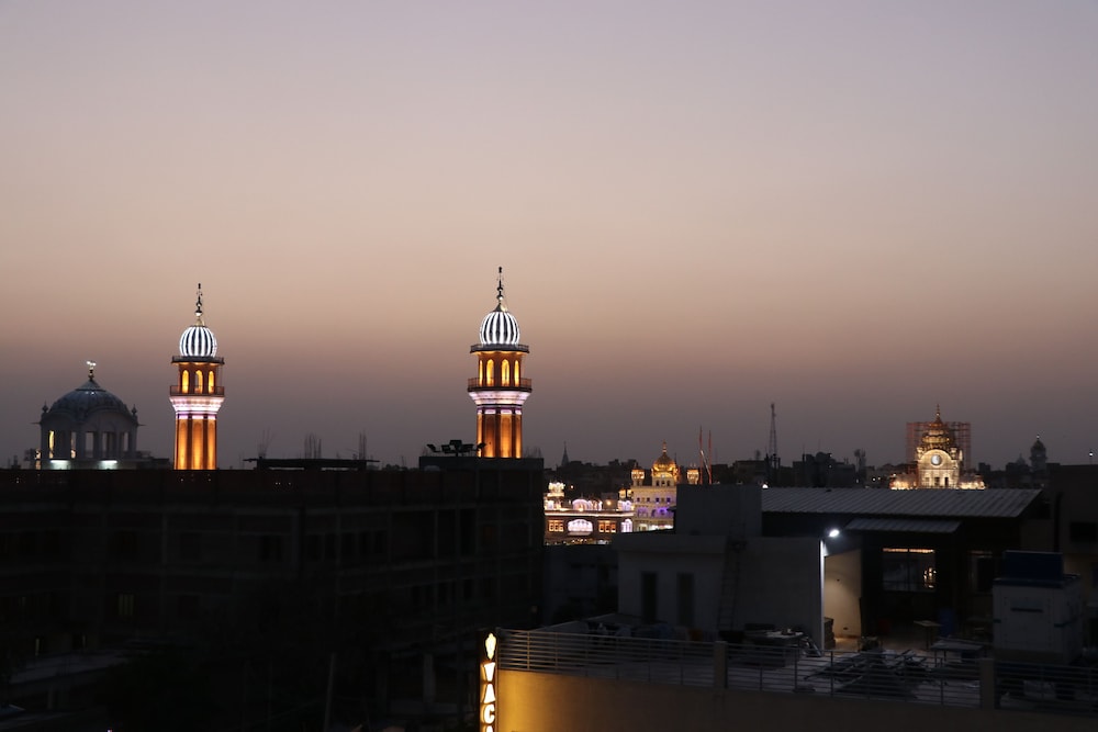 Gurjeet Hotel 13/18