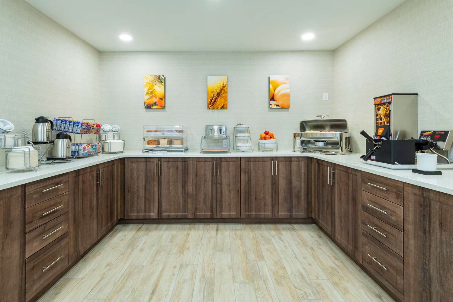 Comfort Inn and Suites Kingston ON 4/12