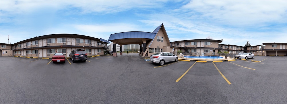University Inn Suites 39/50