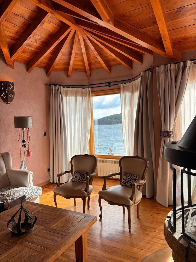 Lirolay Suites 27/46