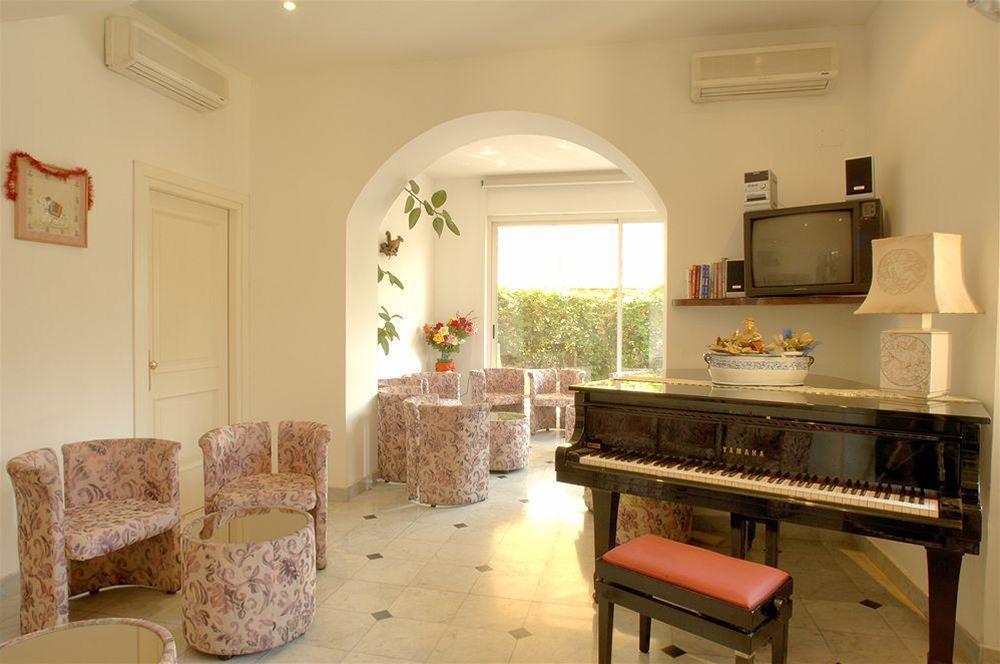 Albergo Villa Gina 37/50