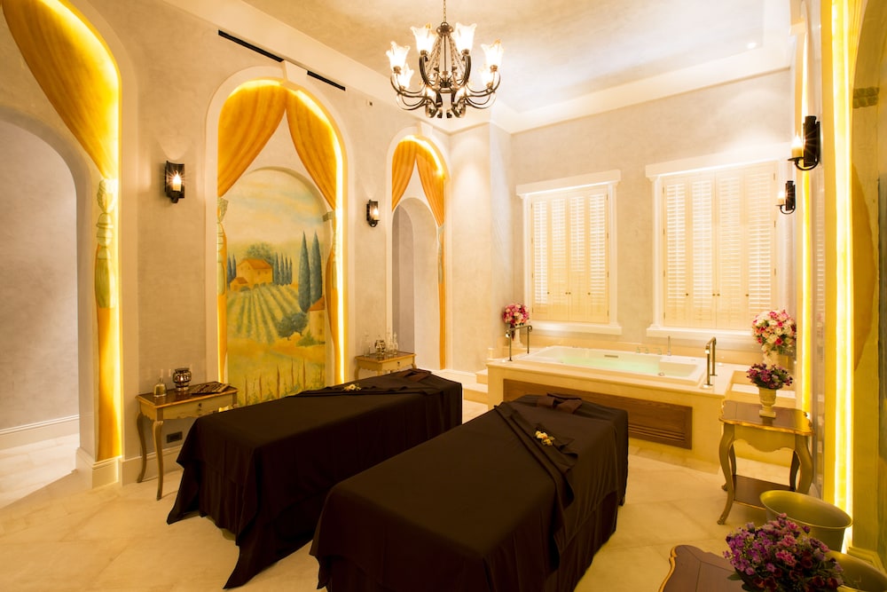 Town Square Suites By Toscana Valley 21/50
