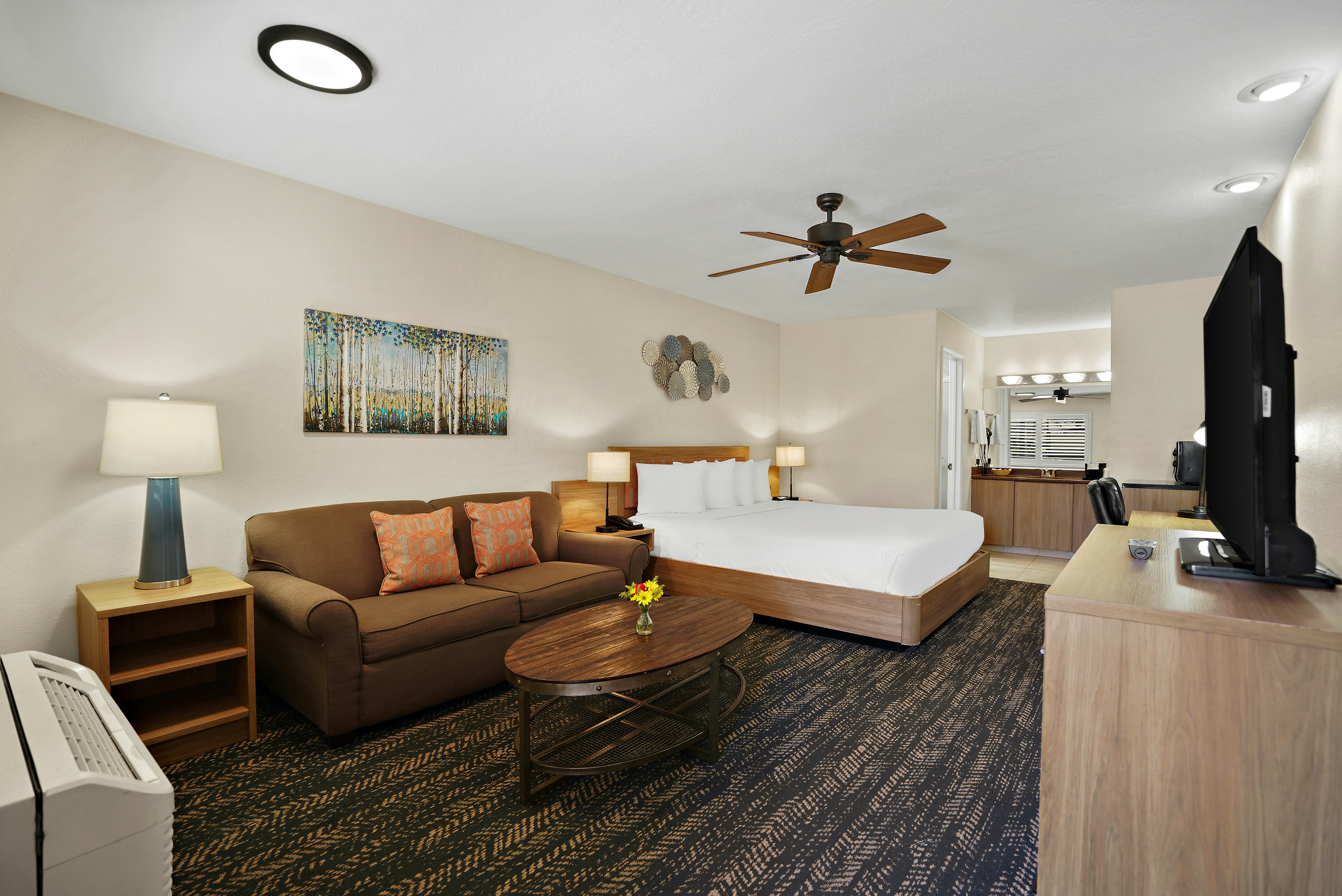 La Fuente Inn Suites 43/65