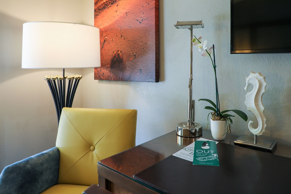 Almond Tree Inn 32/67