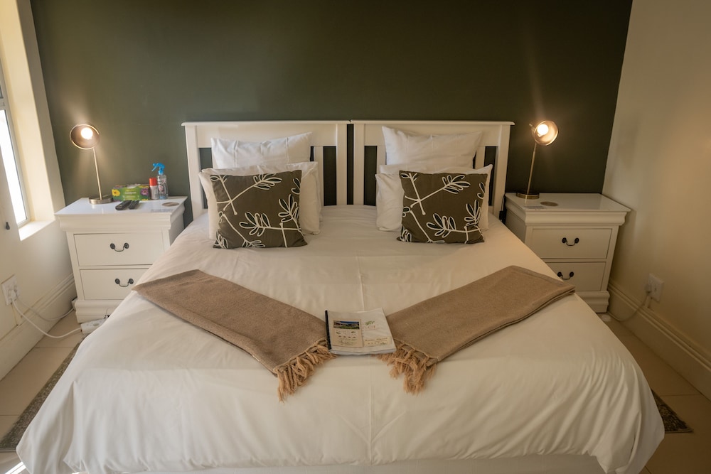 Rustic Manor Bed And Breakfast 23/52