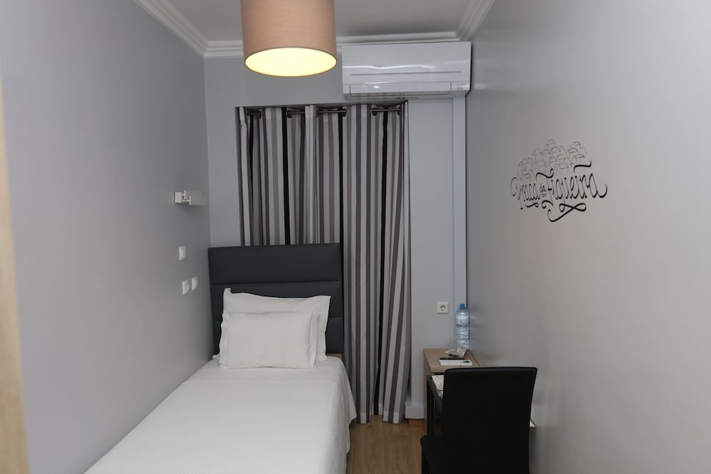 Room, Single, Single Bed, Shared Bathroom