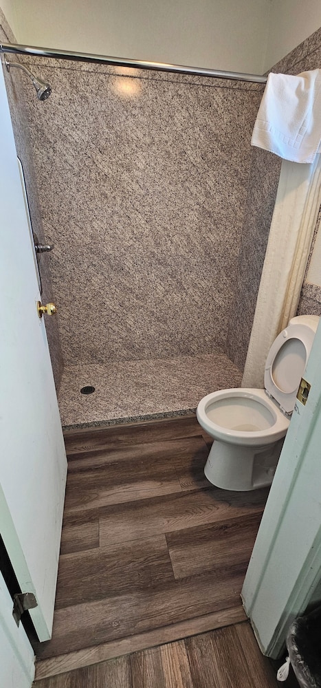 Travel Inn & Suite 35/37
