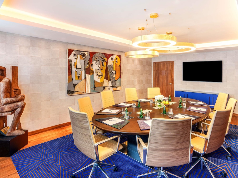 Movenpick Hotel Abidjan 59/64