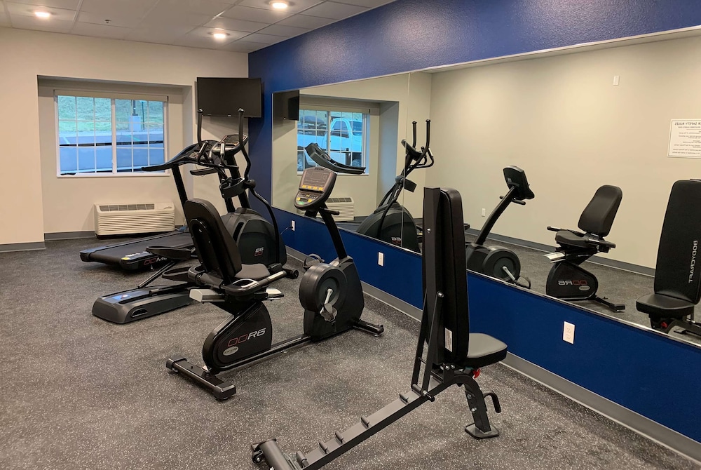 Microtel Inn & Suites by Wyndham Woodland Park 20/33
