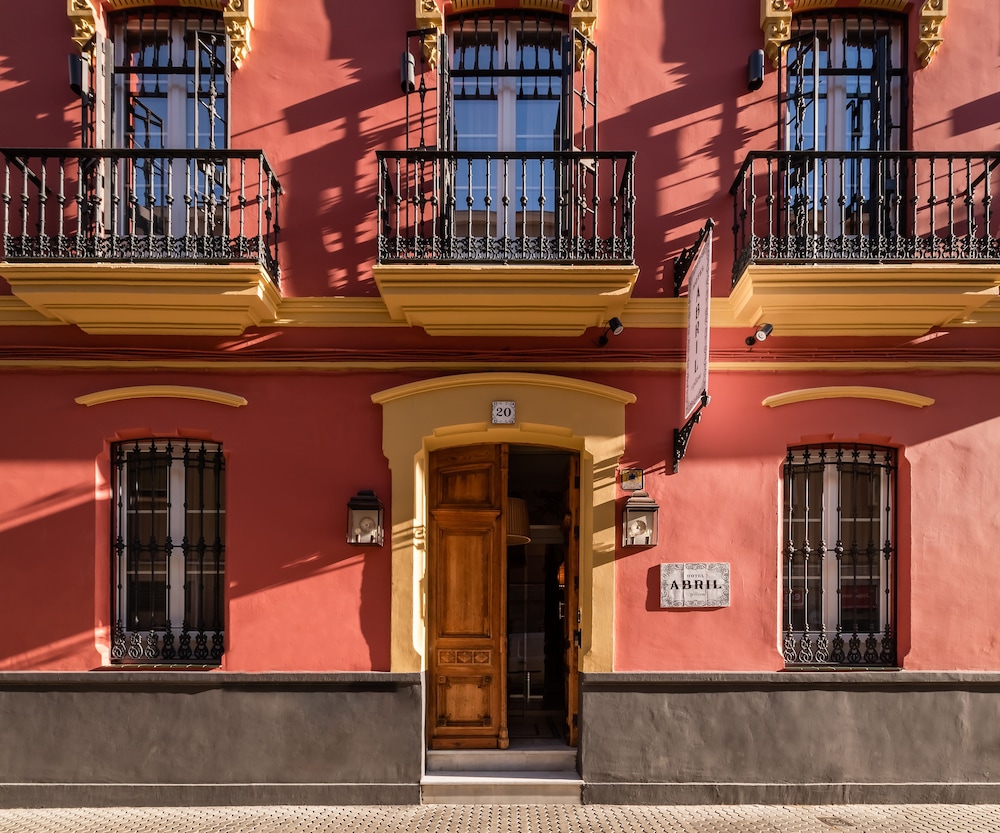Hotel Abril 35/50