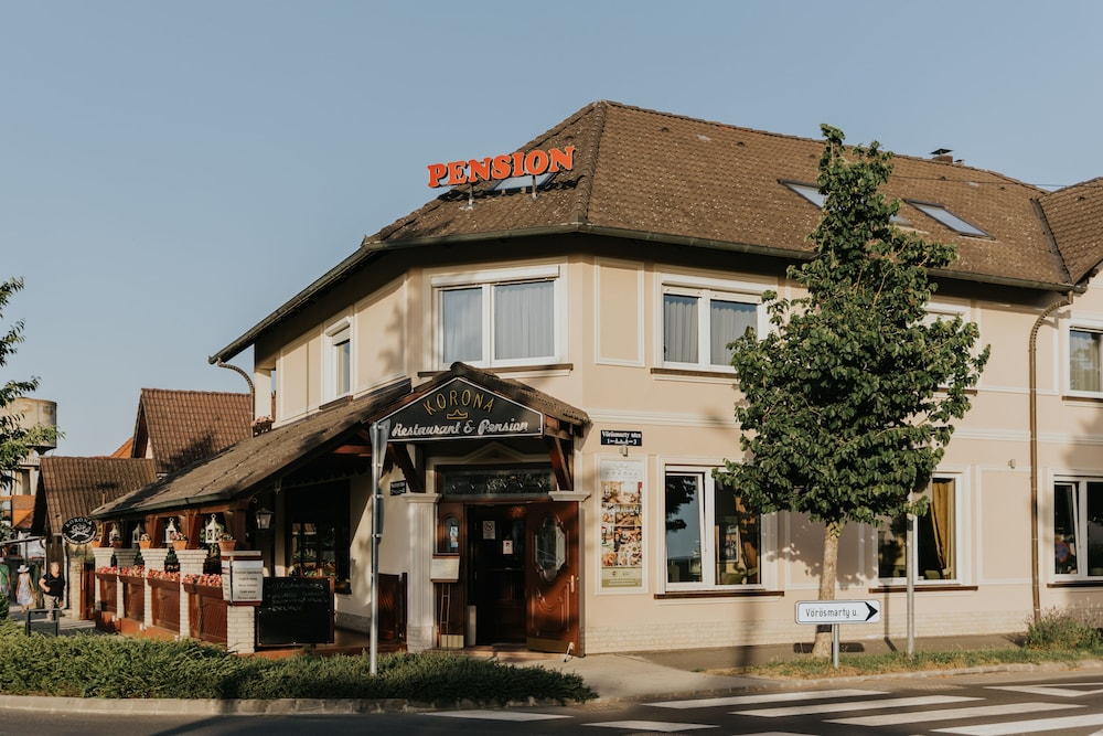 KORONA PENSION RESTAURANT 2/40