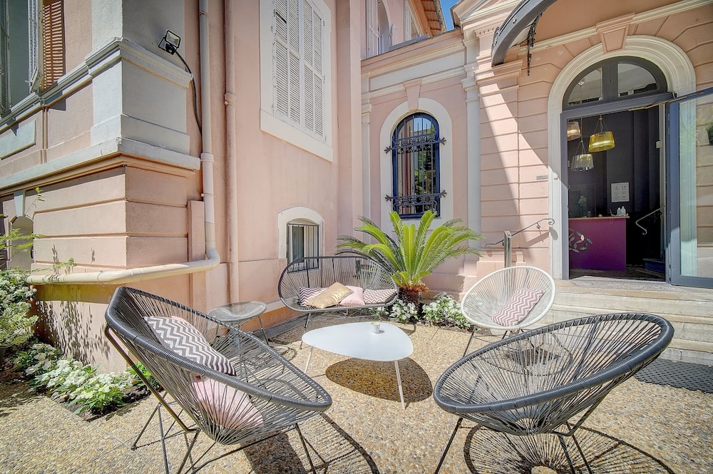 VILLA CLAUDIA(FORMERLY LE VENDOME - VILLA CLAUDIA) 43/77