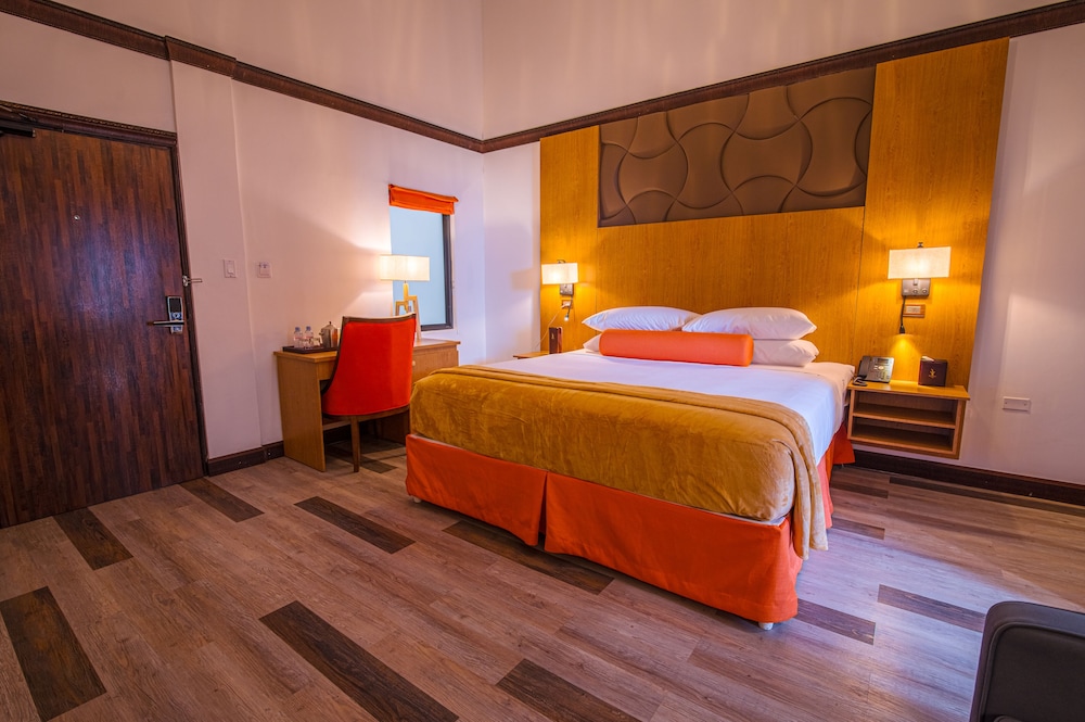 Sago Palm Hotel 17/68