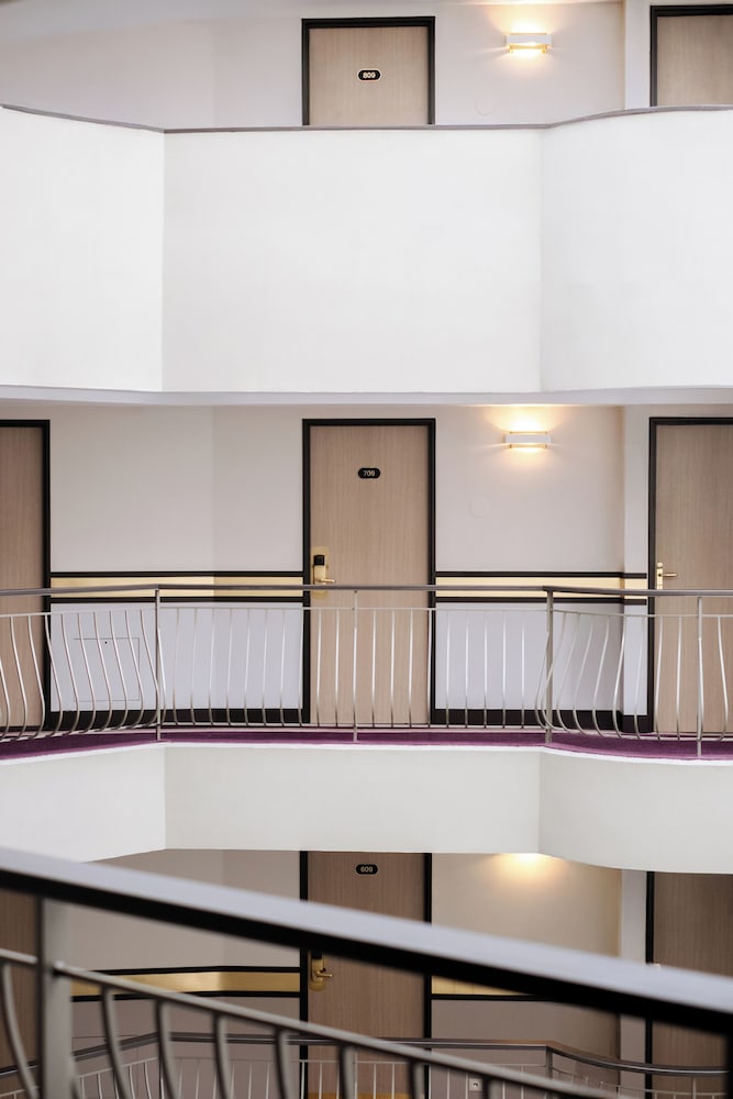 Paris Neuilly Hotel 6/64