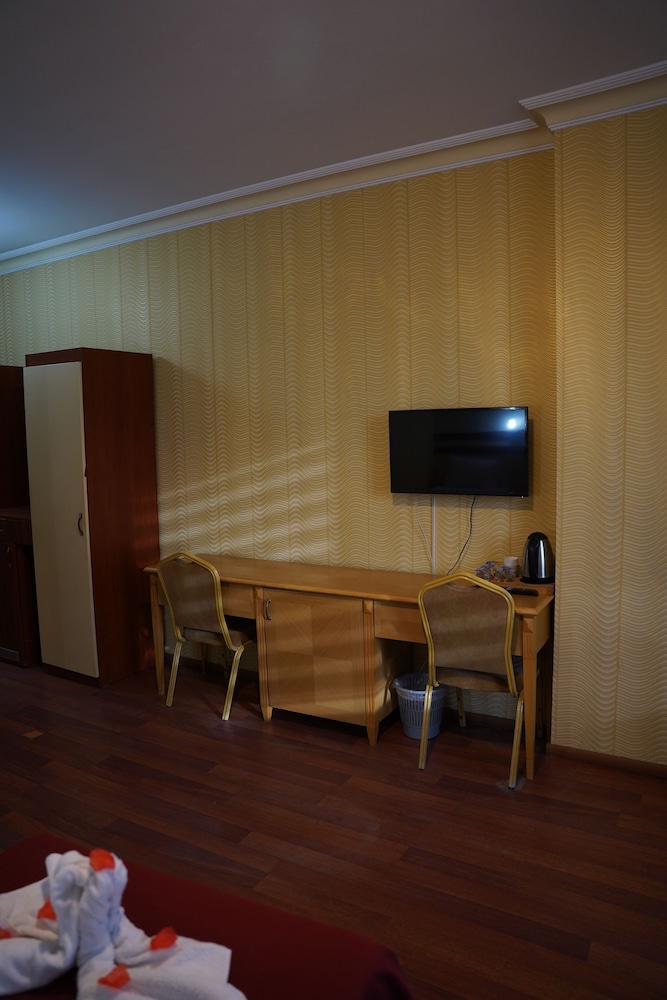 Silivri Safir Hotel & Restaurant 30/50