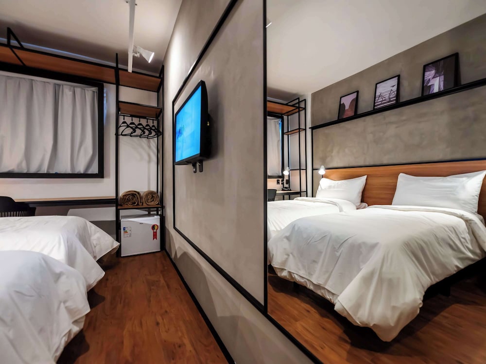ibis Lavras 28/72