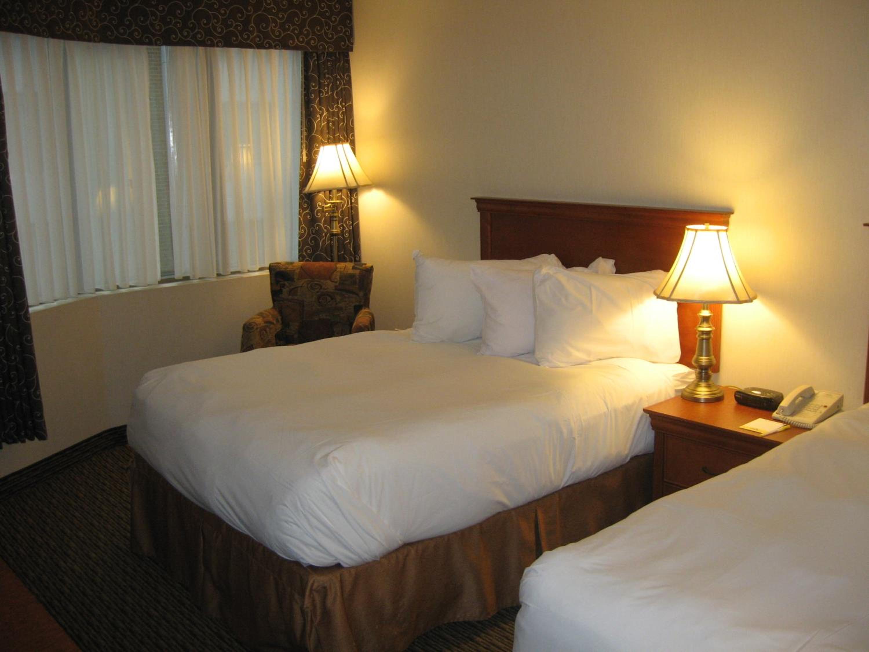 Room, 2 Double Beds, Accessible, Hotel Chrome Montreal Centre Ville 2/2
