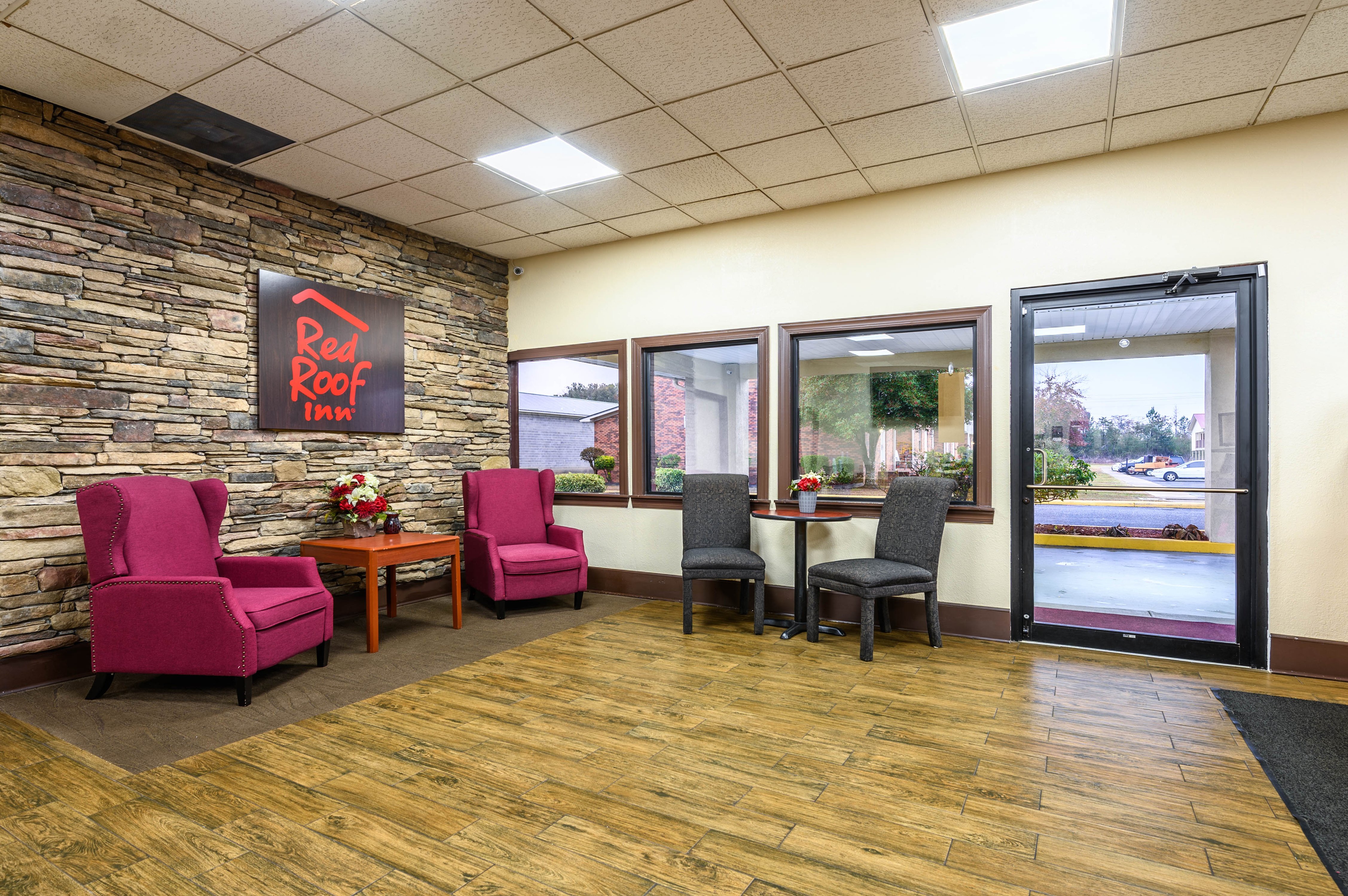 Red Roof Inn Sylacauga 24/34