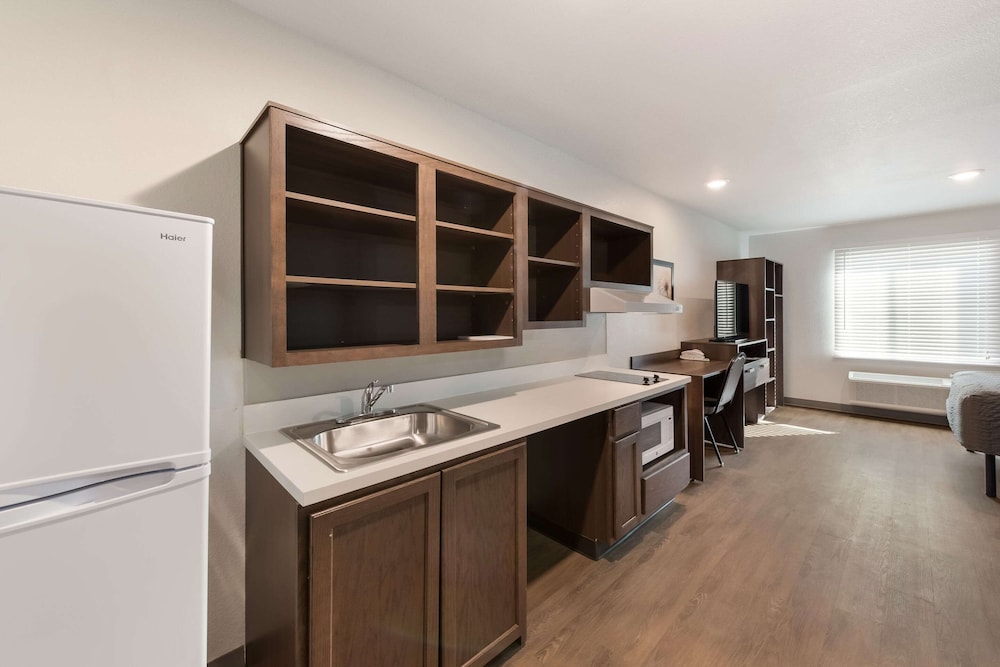 WoodSpring Suites Dayton North 42/42