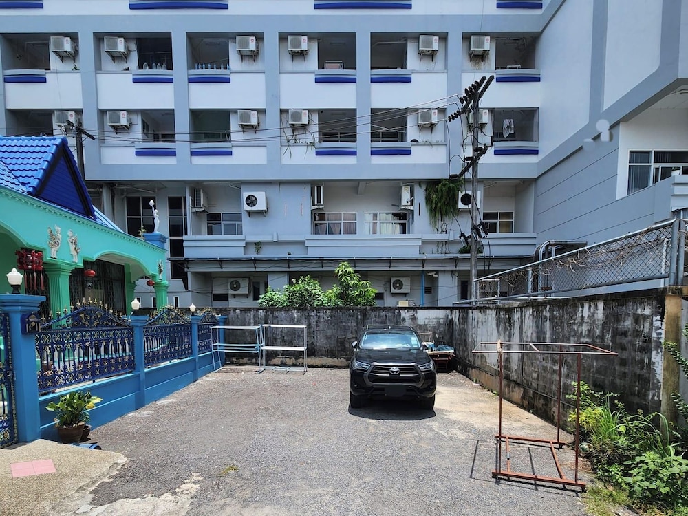 Pek House 25/33
