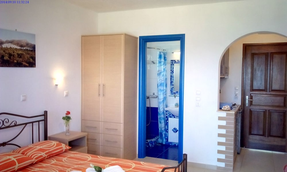 Ammoudia Studios 24/49