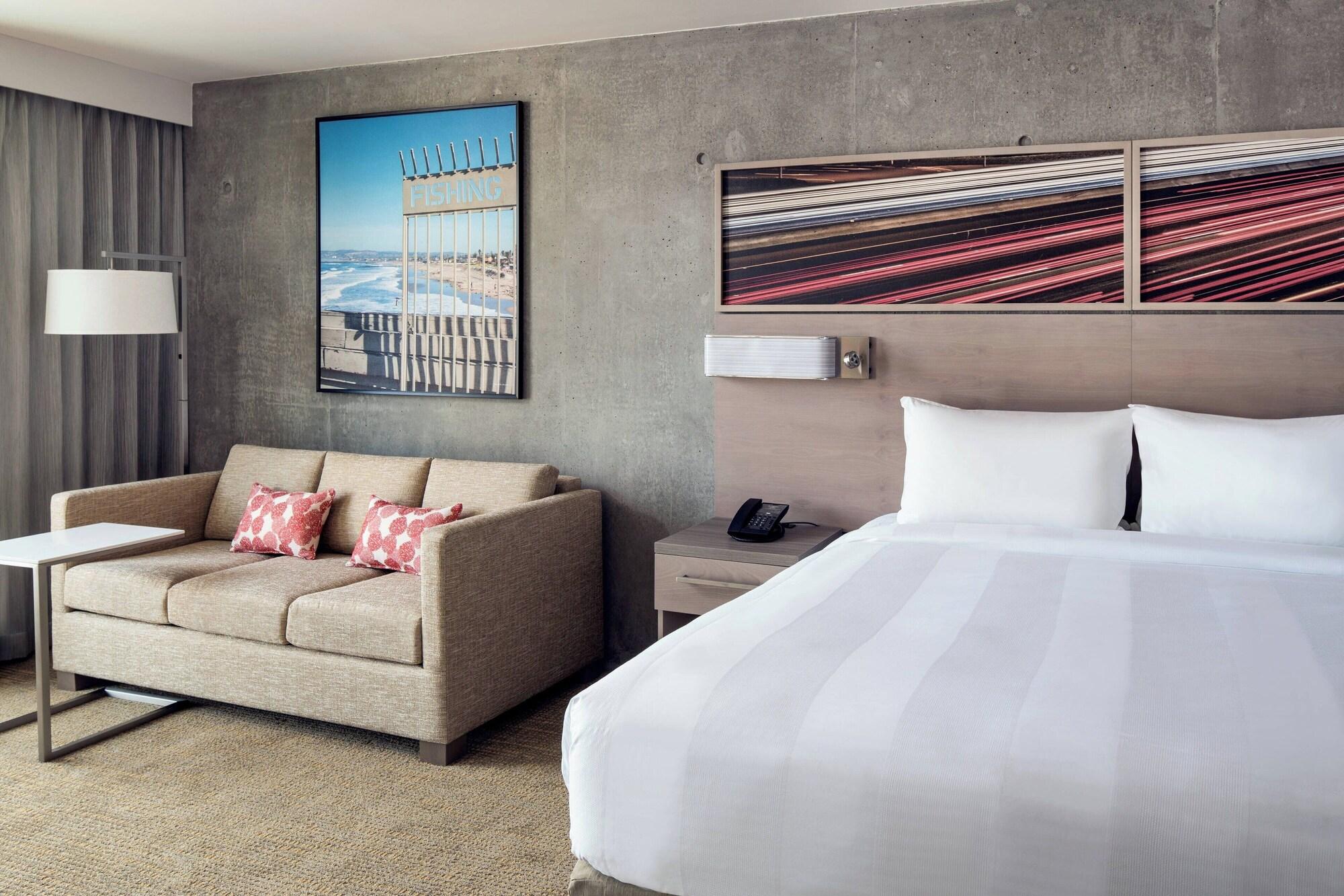 Studio, Multiple Beds, Partial Bay View