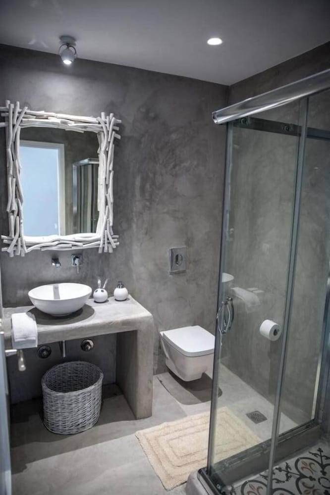 Bellou Suites 46/50