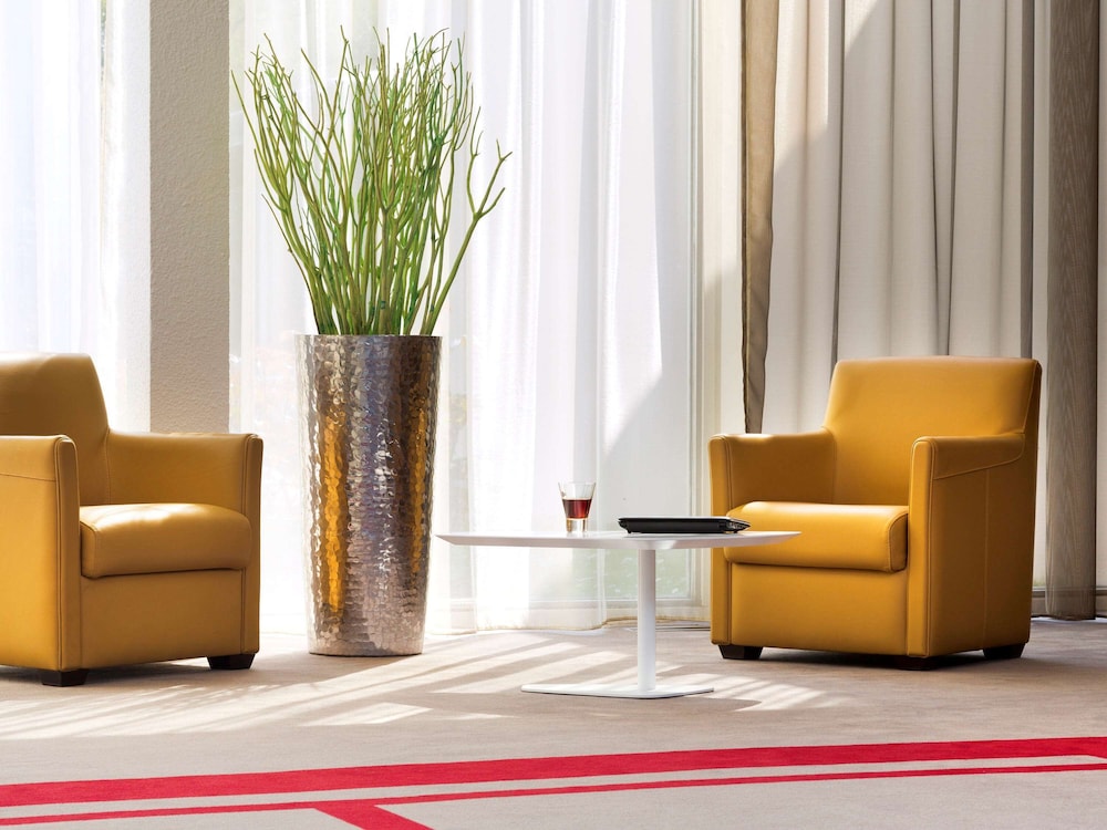 Hotel Mercure Paris Le Bourget 12/74
