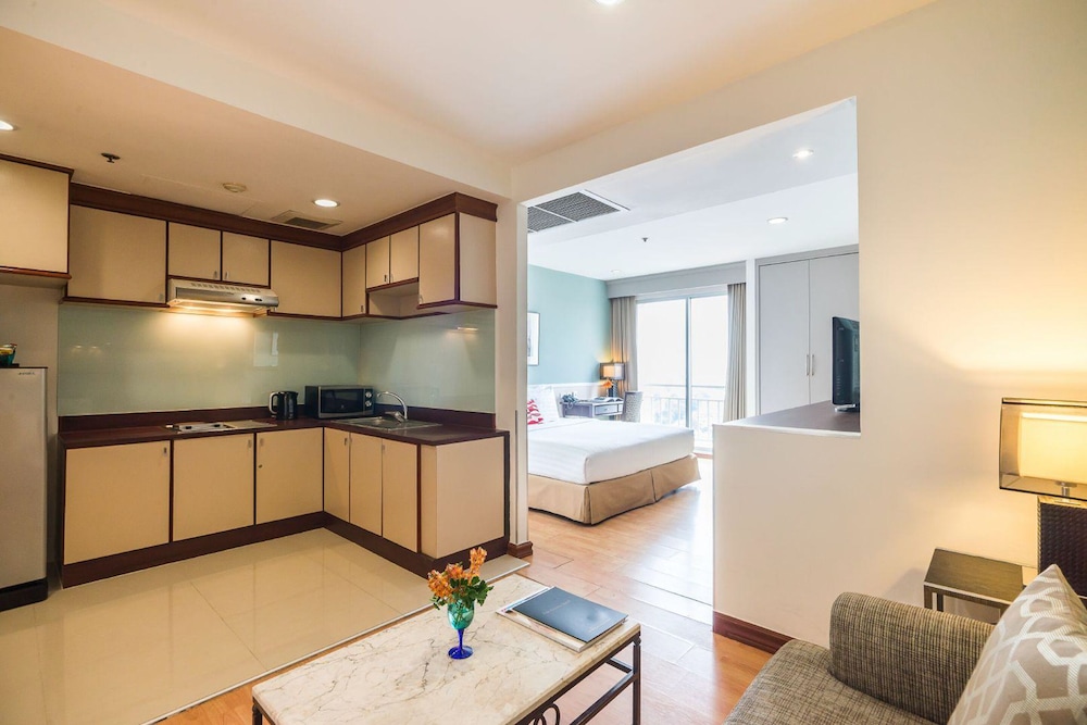 Evergreen Place Siam by UHG 5/72