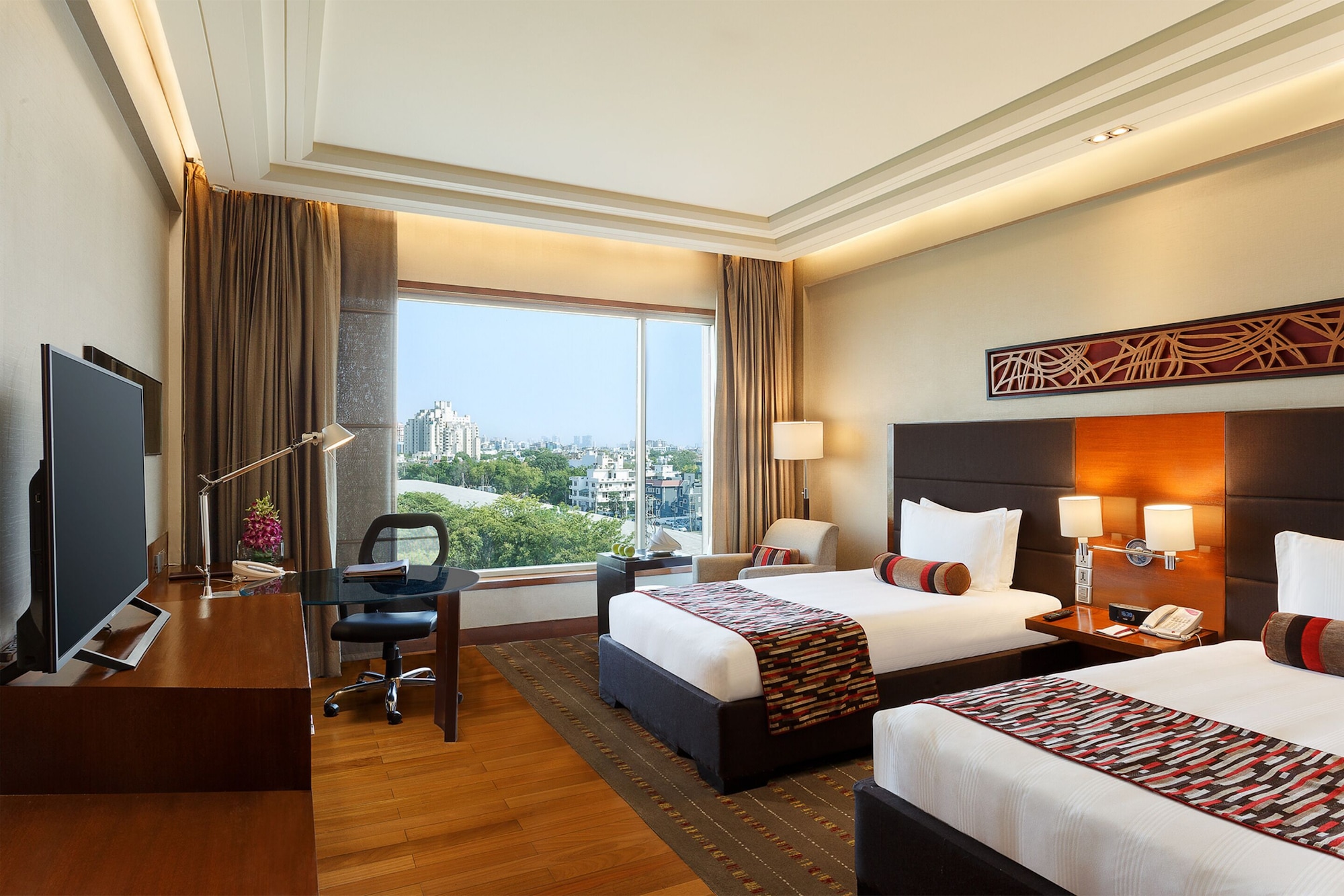 Standard, Twin Beds, City View