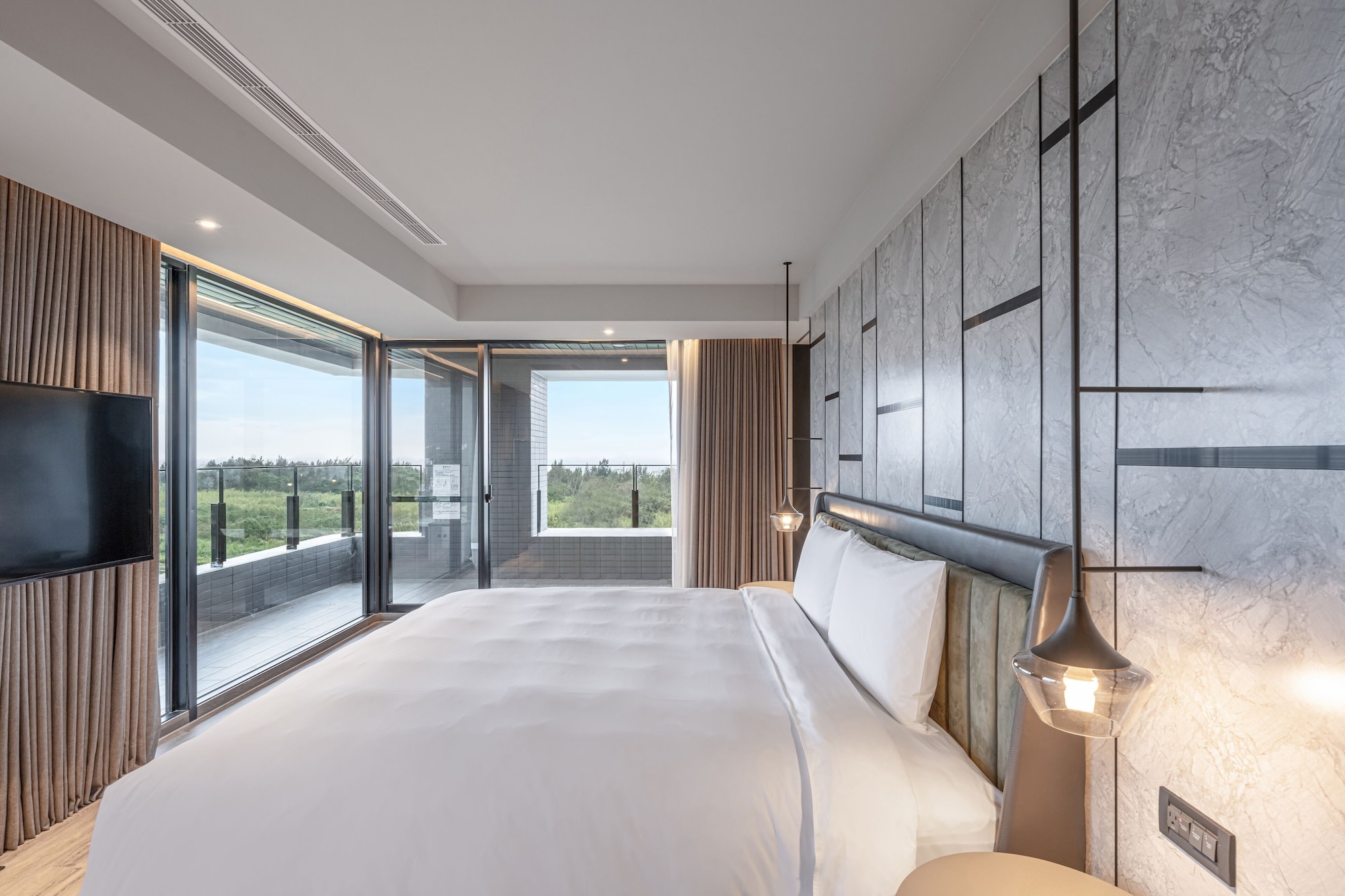 Junior Suite, Deluxe, Building