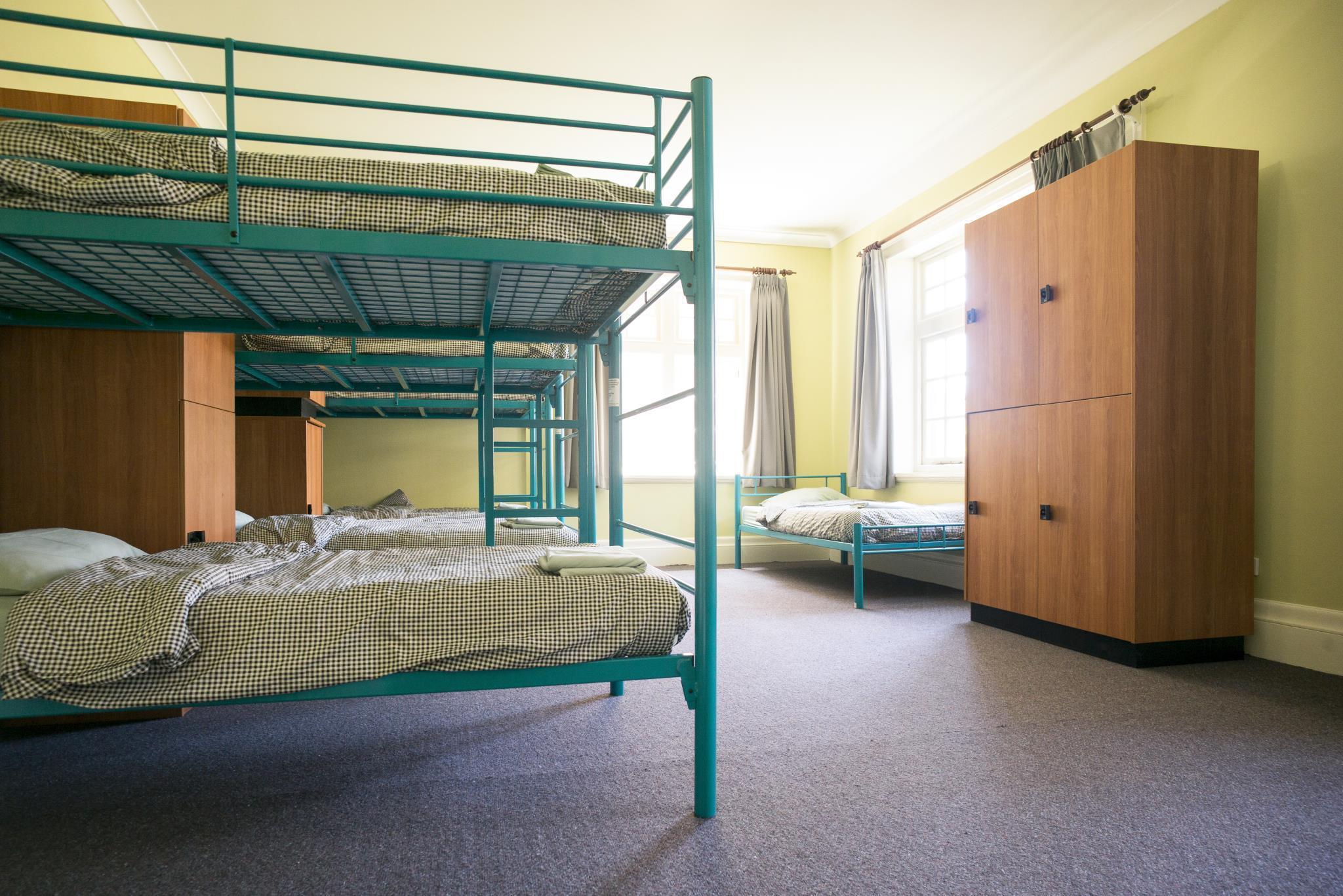 MIXED DORM, 4 BEDS