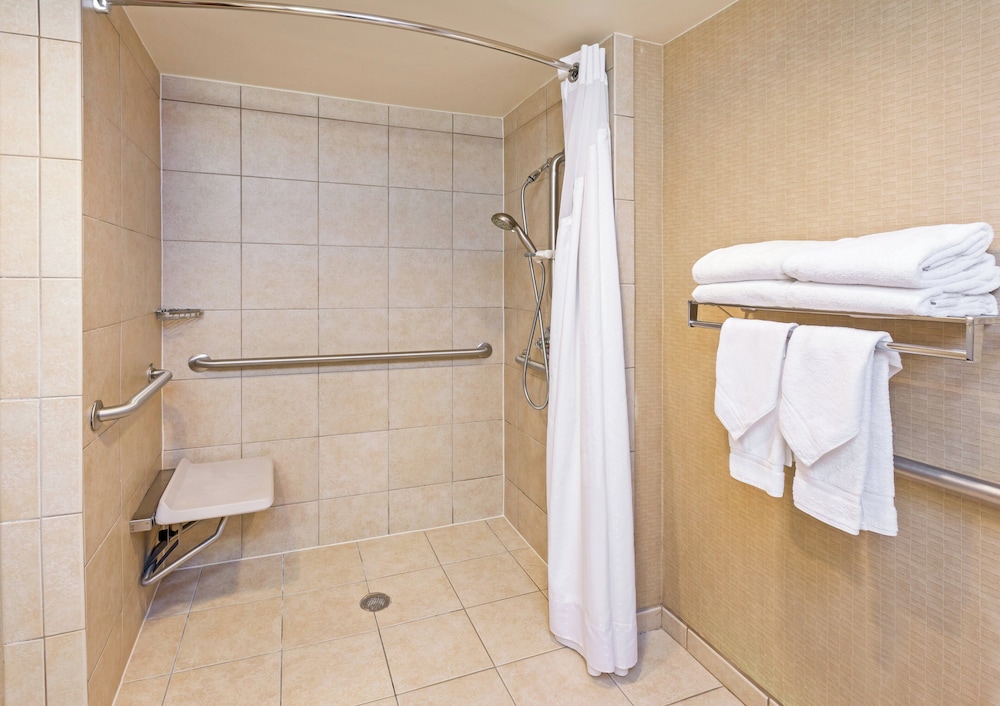 Holiday Inn Springdale/Fayetteville Area 50/50