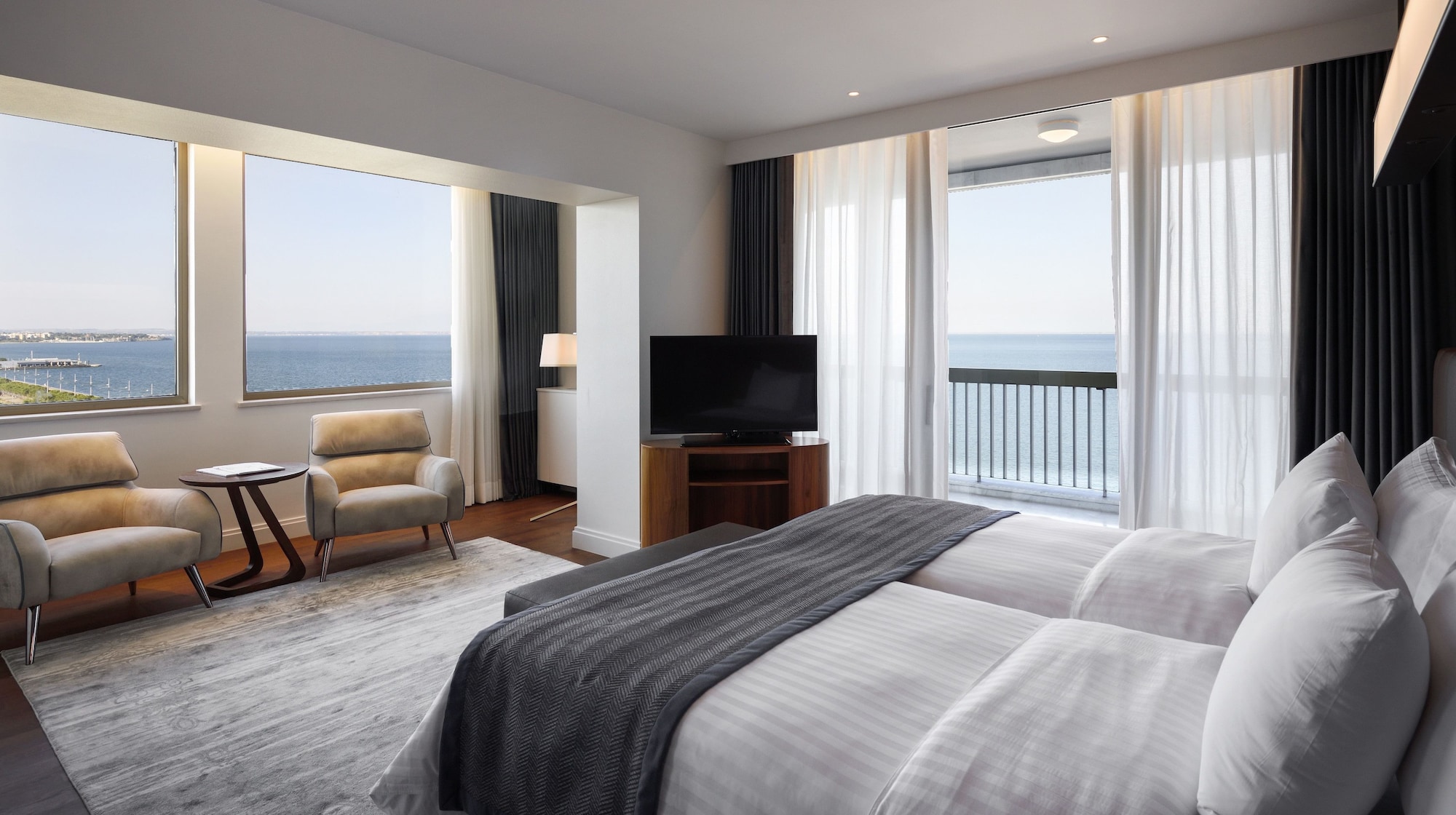 PRESIDENTIAL, SUITE