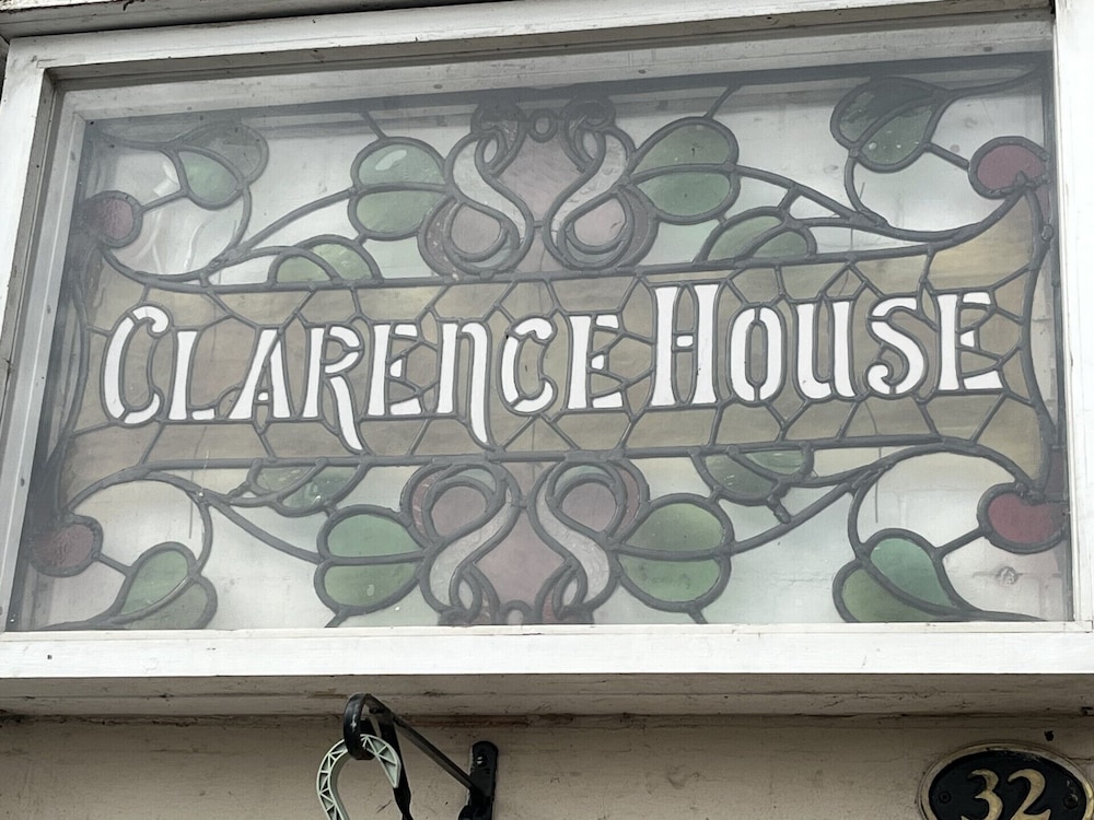 Clarence House Hotel 24/47