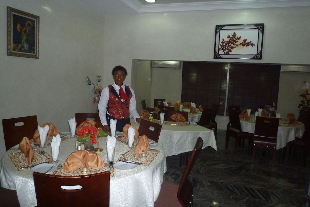 Petrus Hotels Royale 39/50