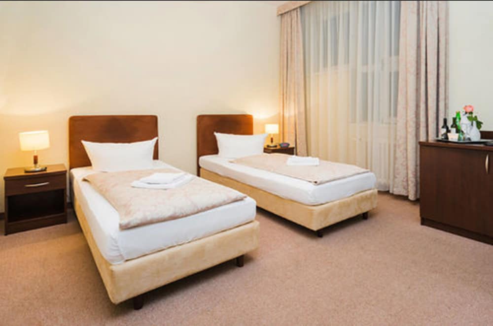 Upper Room Hotel 12/73