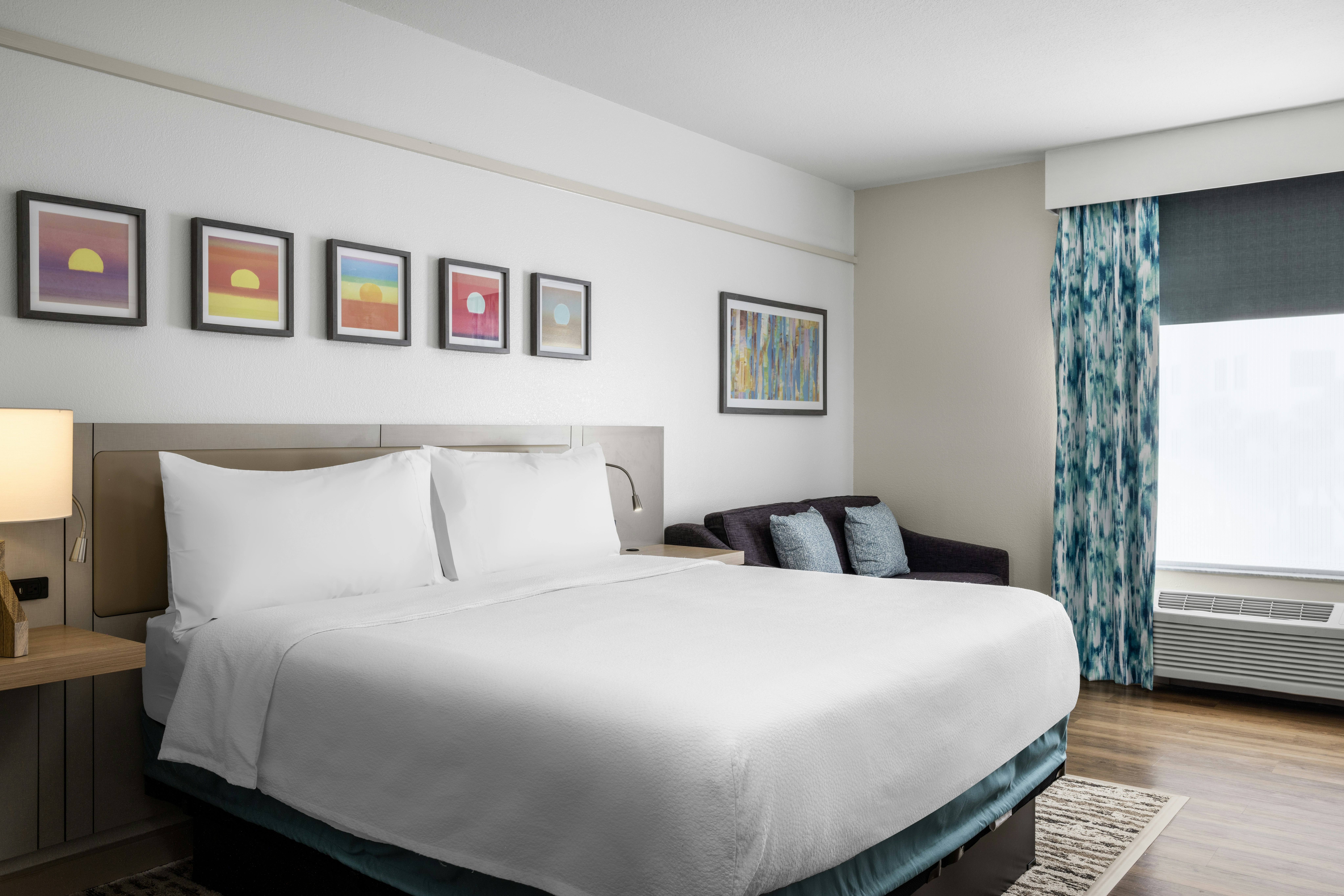 ROOM, KING BED