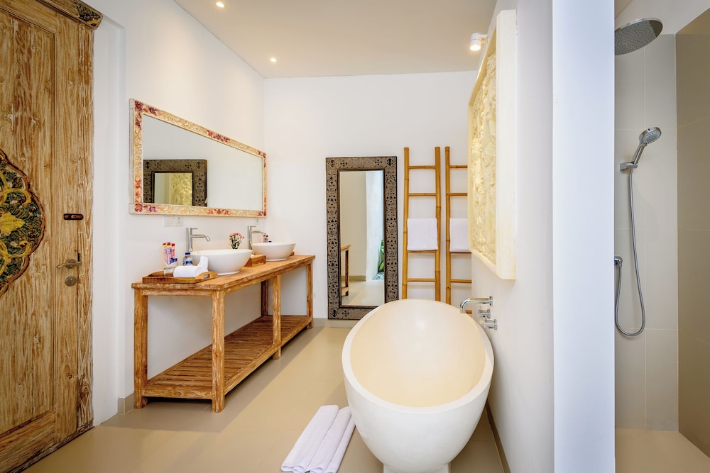 Hevea Villas 52/54