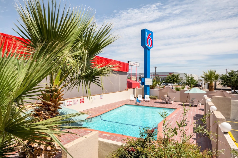 Motel6 El Paso, TX - Airport - Fort Bliss 31/44
