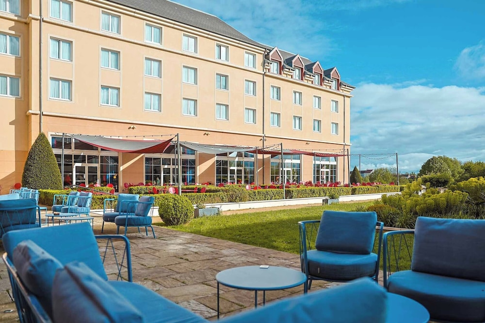 Grand Magic Hotel (ex Magic Circus) 5/86