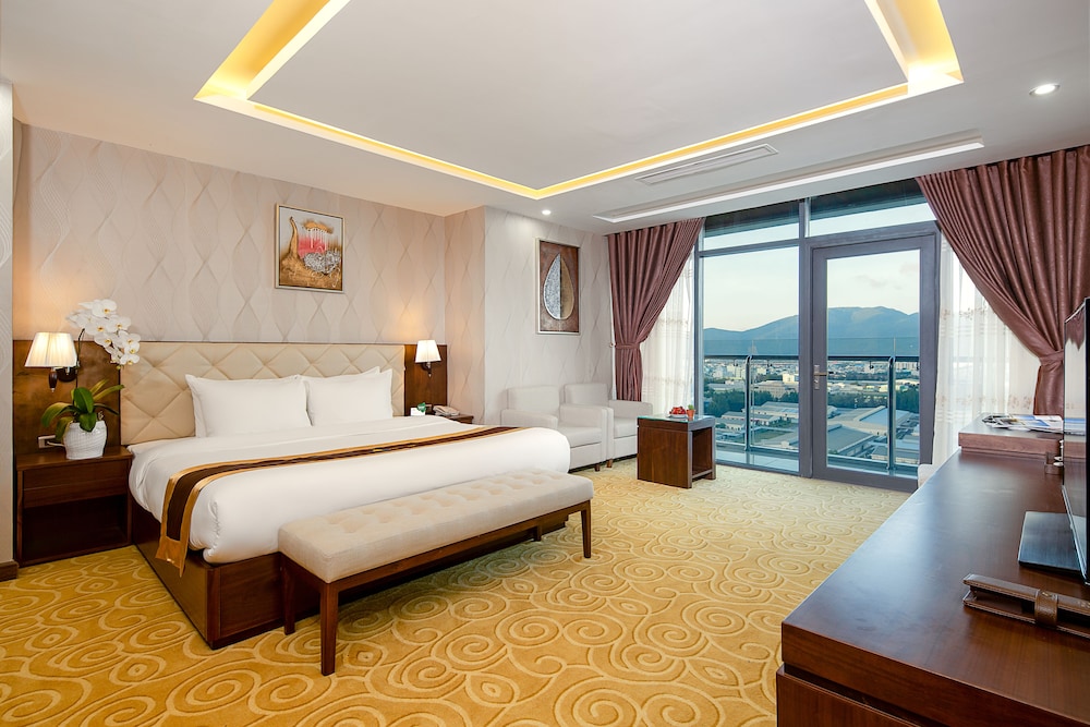 Luxtery Hotel 12/71