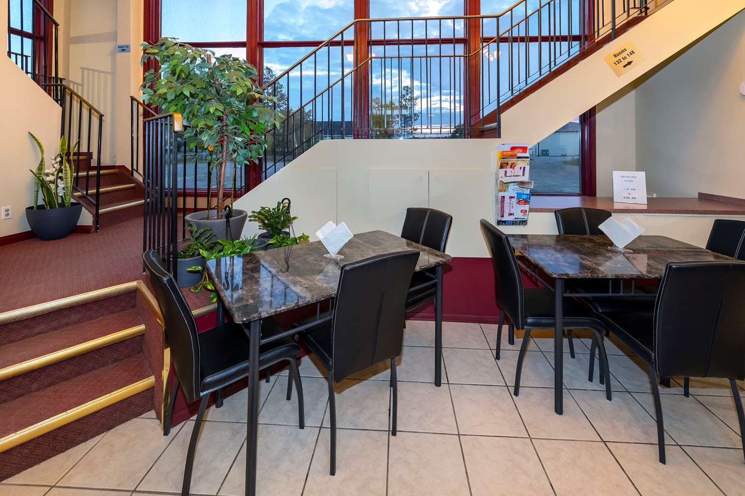 Econo Lodge Edson 2nd Ave 7/11