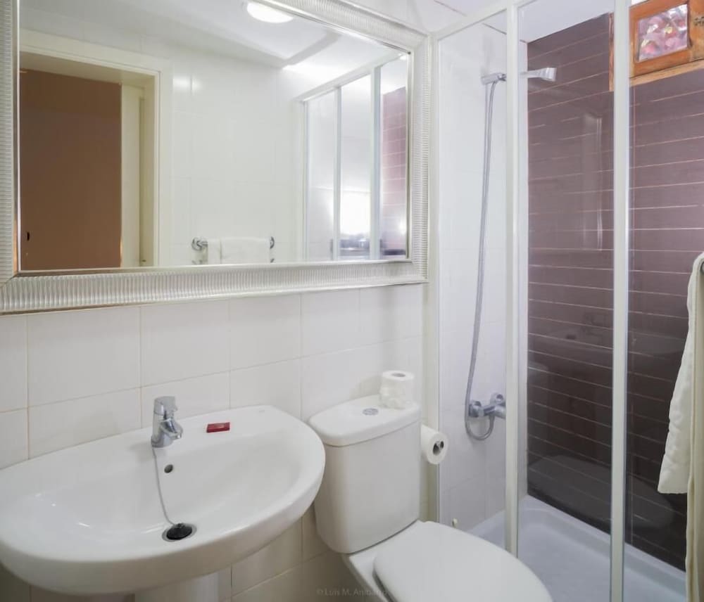 Apartamentos Los Rosales 20/75