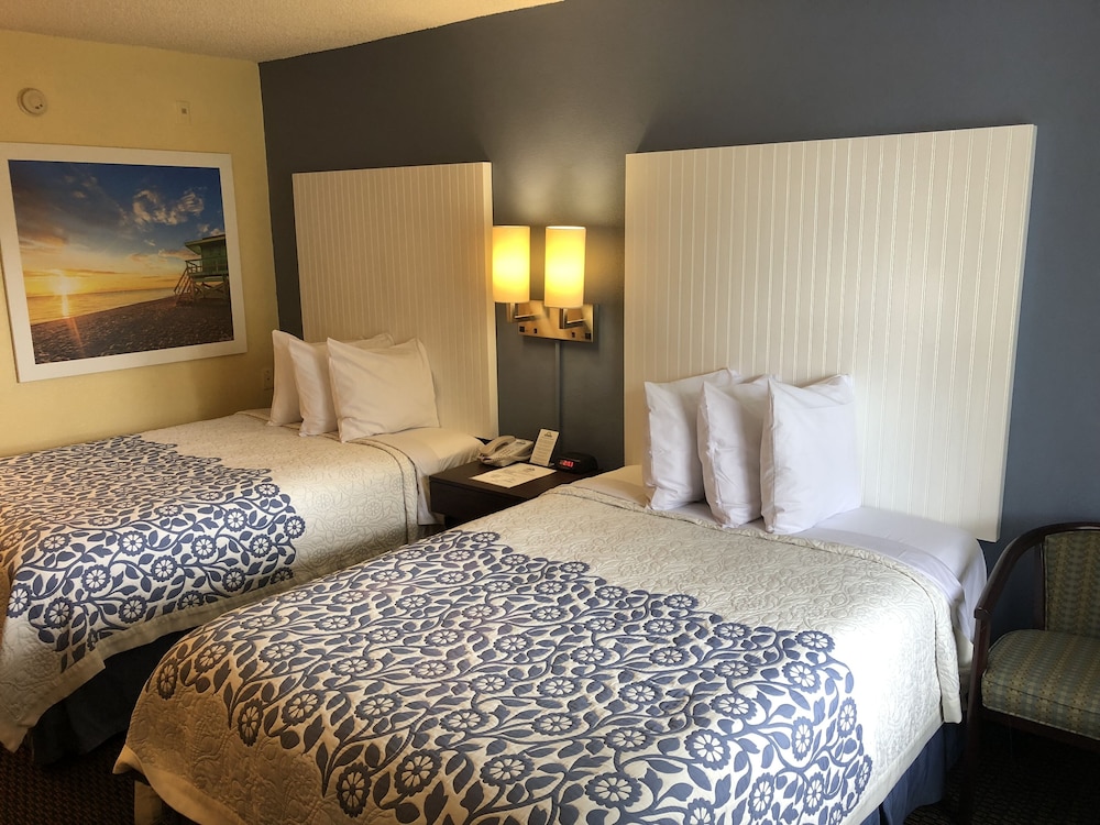 Days Inn by Wyndham Bradenton I-75 12/31