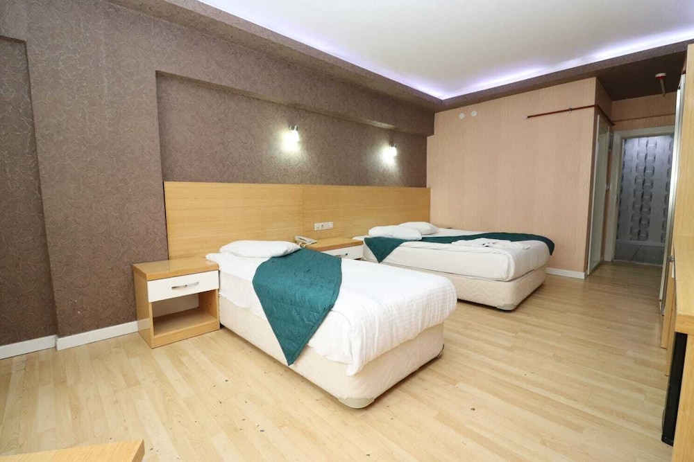 Peracity Hotel 20/99